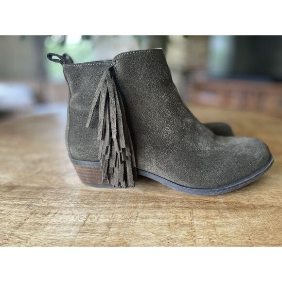 Vince Camuto Green Suede  Fringe Western Boho Ankle  Zipper Booties Women's 6 - Picture 1 of 7